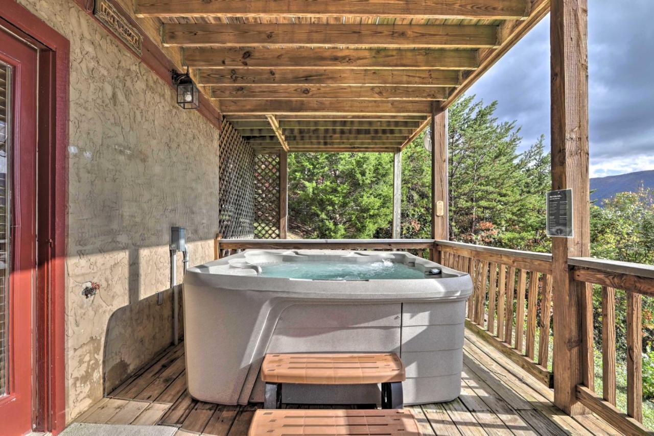 Smoky Mountain Retreat With Hot Tub, Arcade Games Villa Pigeon Forge Eksteriør billede