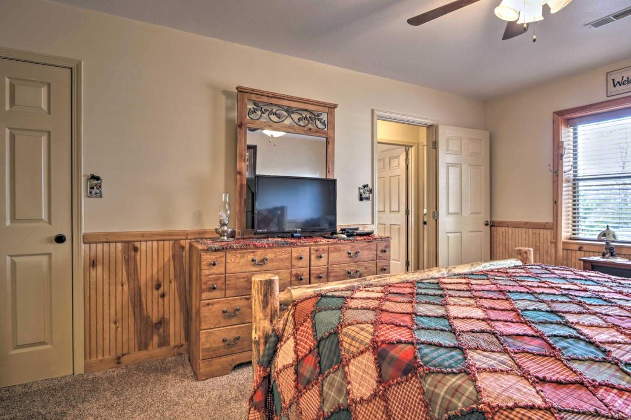 Smoky Mountain Retreat With Hot Tub, Arcade Games Villa Pigeon Forge Eksteriør billede