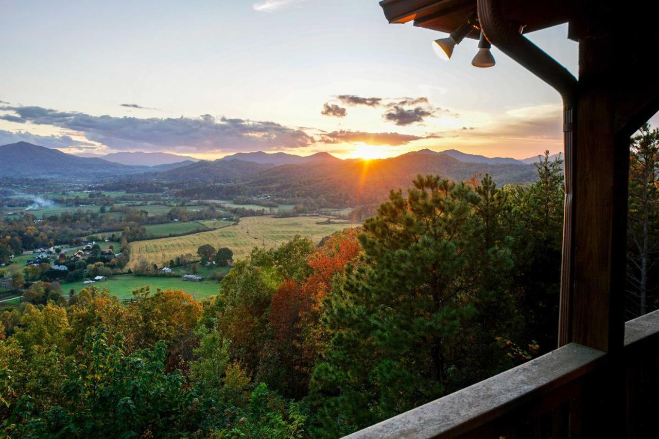 Smoky Mountain Retreat With Hot Tub, Arcade Games Villa Pigeon Forge Eksteriør billede