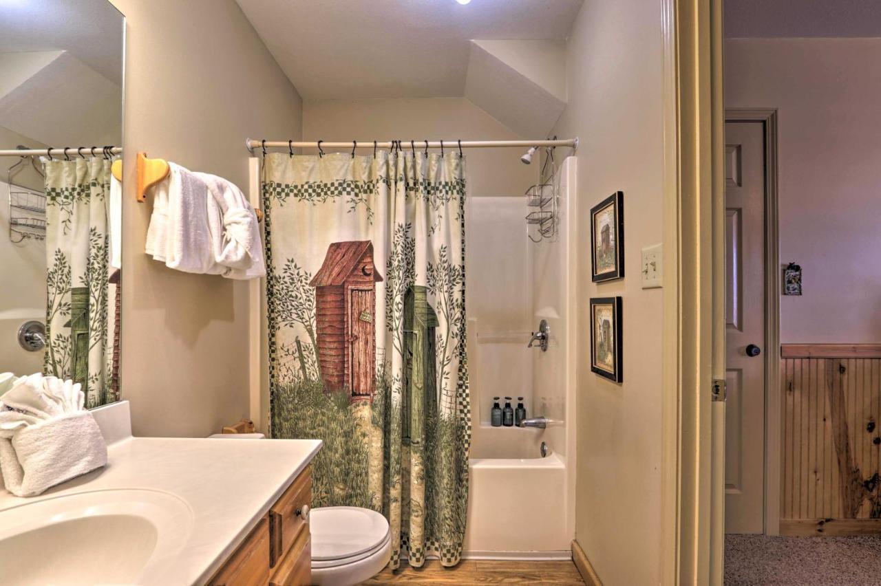 Smoky Mountain Retreat With Hot Tub, Arcade Games Villa Pigeon Forge Eksteriør billede